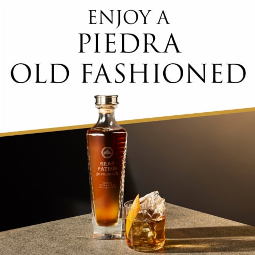 PATRÓN® Piedra Tequila Perspective: right
