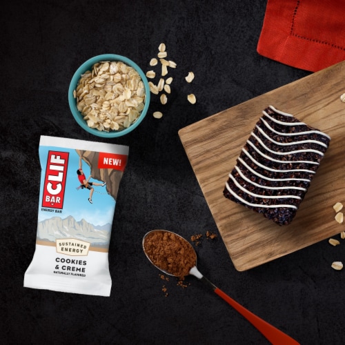 CLIF BAR Cookies & Creme Energy Protein Bars Perspective: right
