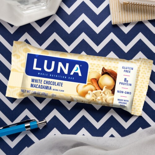 LUNA White Chocolate Macadamia Whole Nutrition Bar Perspective: right