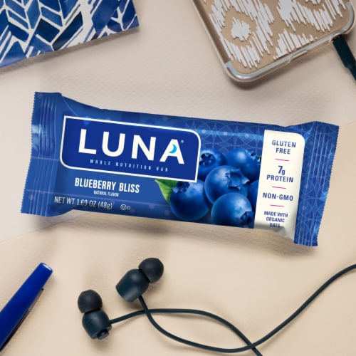 Luna Blueberry Bliss Whole Nutrition Bars Perspective: right