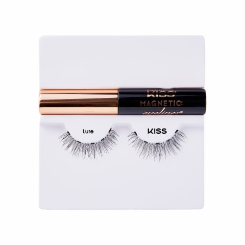 Kiss Magnetic Eyeliner/Eyelash Kit 01 Perspective: right