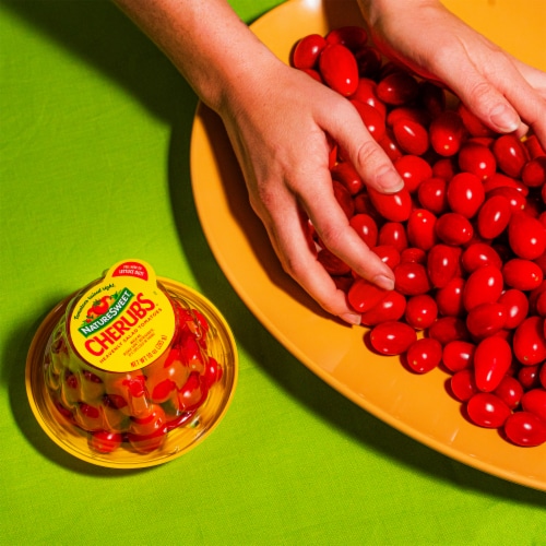 NatureSweet Cherubs Fresh Heavenly Salad Grape Tomatoes Perspective: right