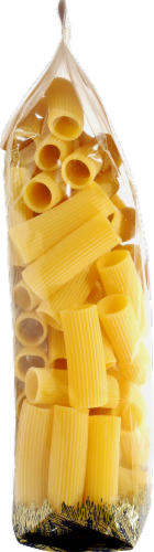 Guiseppe Cocco Rigatoni Gigante Pasta Perspective: right