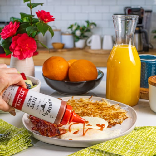 Kinder's Red Taco Hot Sauce with Fire Roasted Jalapeno Perspective: right