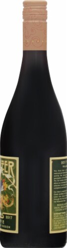 Van Duzer Pinot Noir Red Wine Perspective: right