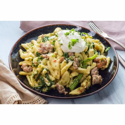 Isola Cavatelli Pasta Bronze Cut Perspective: right