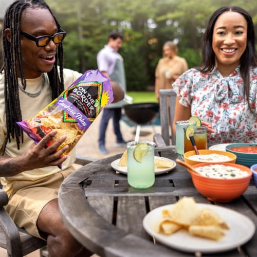 On The Border® Cantina Thins Tortilla Chips Perspective: right