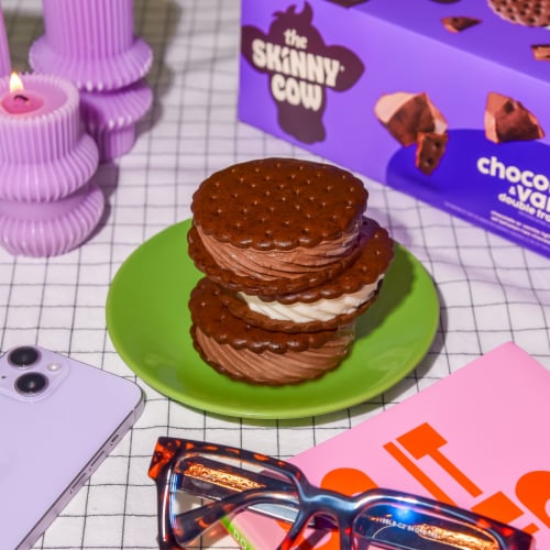 Skinny Cow Chocolate and Vanilla Double Trouble! Light Ice Cream Sandwiches, 4 Count Perspective: right