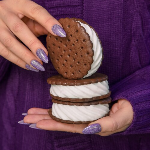 Skinny Cow Vanilla Gone Wild! Light Ice Cream Sandwiches, 4 Count Perspective: right