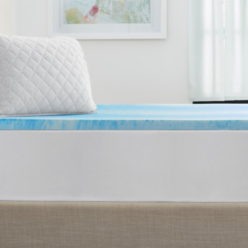 Sealy 1.5-Inch SealyChill™ Gel Memory Foam Mattress Topper Queen Perspective: right