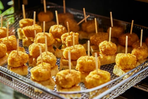 Beyond Meat Beyond Popcorn Chicken™ Plant-Based Bites Perspective: right