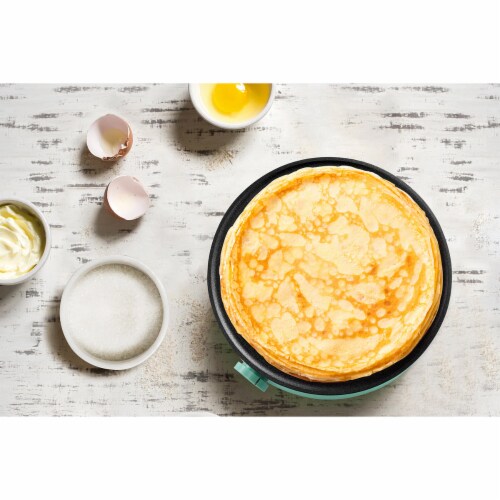 Holstein Housewares 12-Inch Crepe Maker Perspective: right