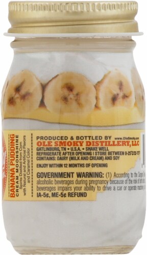 Ole Smoky Moonshine Banana Pudding Cream Whisky Perspective: right