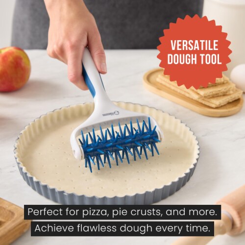 Chef Pomodoro Plastic Pizza Dough Roller (21 x 14.5 cm Prong Length 7 mm Teal) Perspective: right