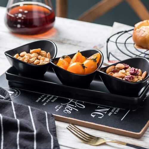 Bruntmor Black Ceramic Dinner Plates Set - 10 Dish Set, Curvy Design Perspective: right