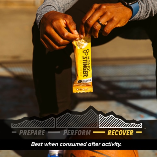 Honey Stinger Nut + Seed Peanut & Sunflower Seed Protein Bar Perspective: right