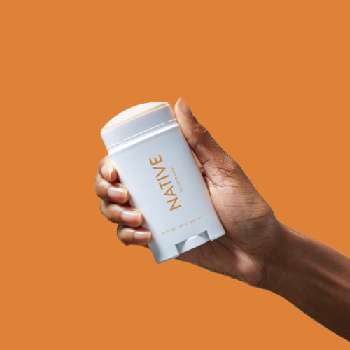 Native Vanilla & Sandalwood Deodorant Perspective: right