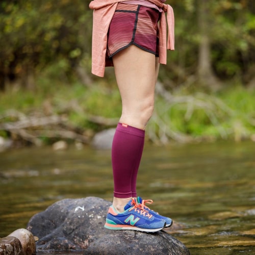 VIM & VIGR Compression Leg Sleeves: 15-20 mmHg (Nylon) - Black Size 2 Perspective: right