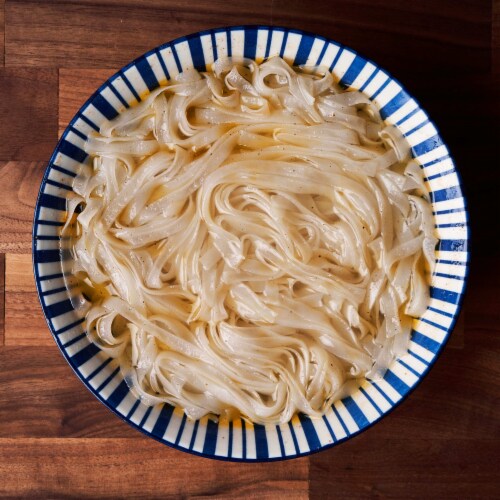 Snapdragon Vegetable Pho Instant Noodle Soup - 2.1 oz Perspective: right
