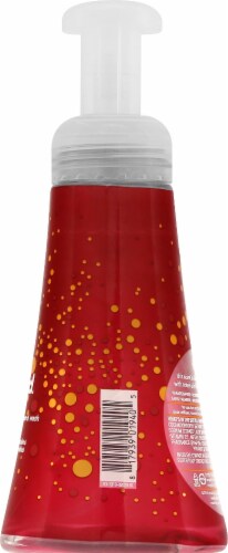 Method Hollyberry Foaming Hand Wash Perspective: right