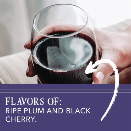 Sideshow The Ring Master Aussie Dark Red Wine Perspective: right
