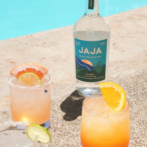 JAJA® Tequila Blanco Perspective: right