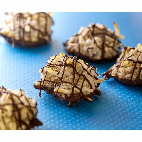 Almond Joy® CANDY,ALMOND JOY SNACK SI 4265 Perspective: right