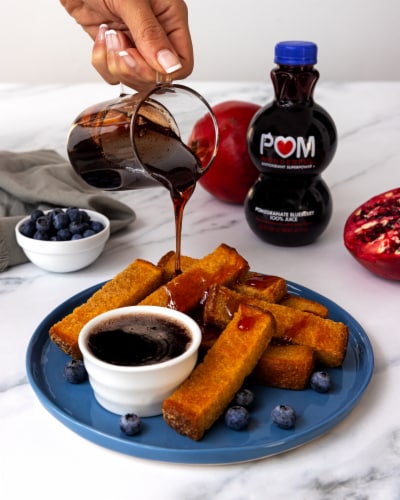 POM Wonderful 100% Juice, Pomegranate Blueberry, 48 Ounce Perspective: right