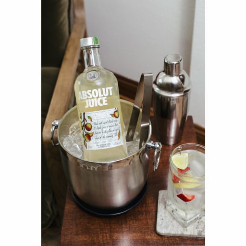 Absolut Juice Apple Edition Vodka Perspective: right