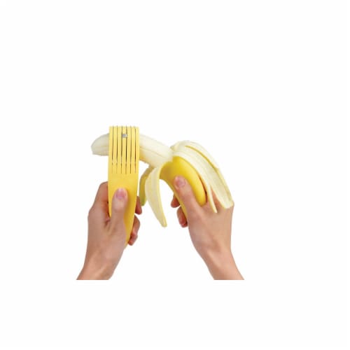 ChefN 6406532 Bananza Plastic Banana Slicer - Yellow Perspective: right