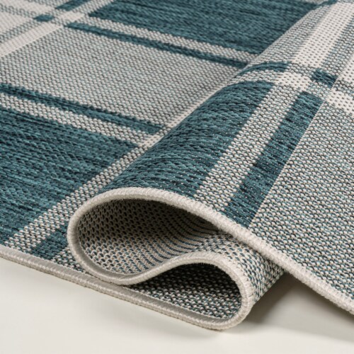 Sabine Traditional Farmhouse Bold Gingham Indoor/Outdoor Area Rug Perspective: right