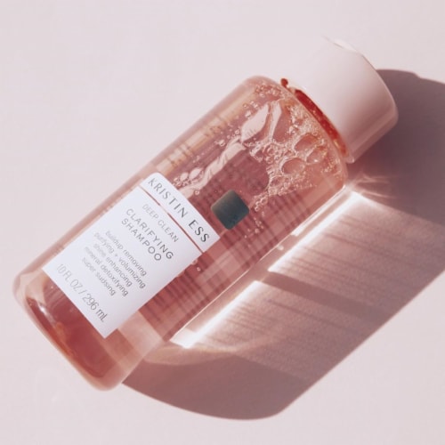 Kristin Ess Deep Clean Clarifying Shampoo Perspective: right