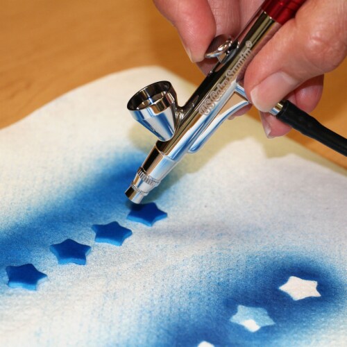 Using the Air Brush for cake decoration 