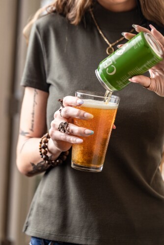 Ceria Indiewave® Alcohol-Free IPA Perspective: right