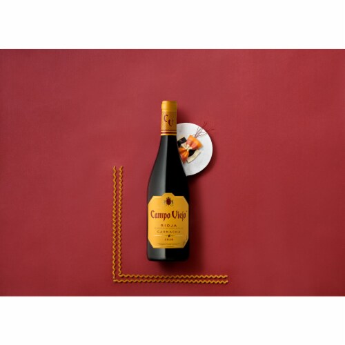 Campo Viejo Garnacha Spain Red Wine Perspective: right