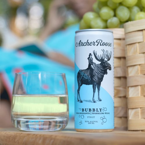 Archer Roose Bubbly Canned Sparkling Wine Perspective: right