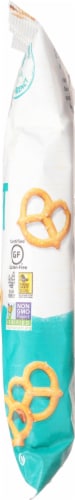 Quinn® Classic Sea Salt Pretzel Twists Perspective: right