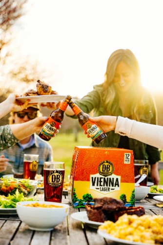 Devils Backbone Brewing Company Vienna Lager Perspective: right