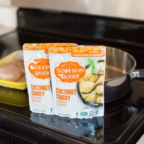 Saffron Road® Coconut Curry Korma Gluten-Free Simmer Sauce Perspective: right