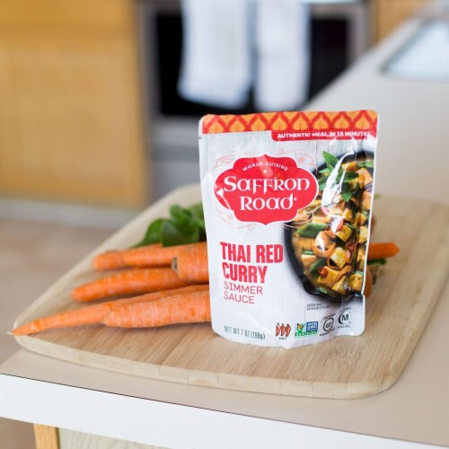Saffron Road Thai Red Curry Gluten-Free Simmer Sauce Perspective: right