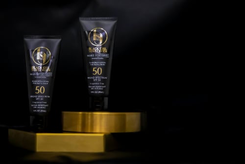 Black Girl Sunscreen Make it Hybrid SPF 50 Perspective: right