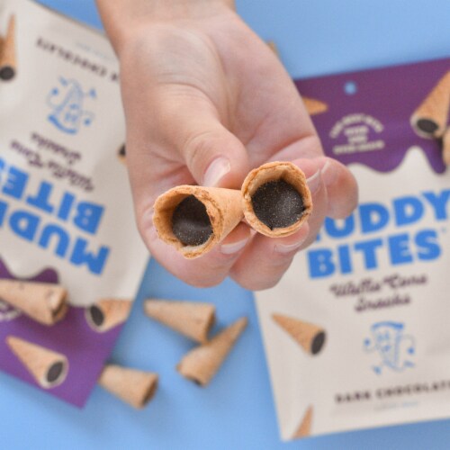 Muddy Bites® Dark Chocolate Waffle Cone Snacks Perspective: right
