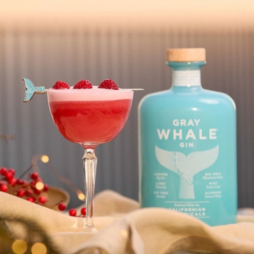 Gray Whale Dry Gin Perspective: right