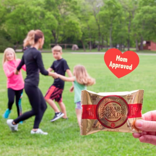 Grab the Gold® Chocolate Peanut Butter Snack Bar Perspective: right
