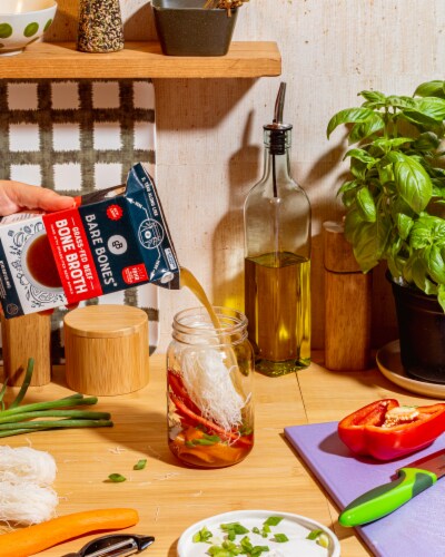 Bare Bones® Paleo Beef Bone Broth Perspective: right