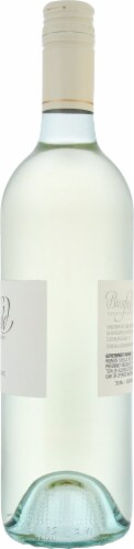 Brassfield Estate Winery Sauvignon Blanc Perspective: right