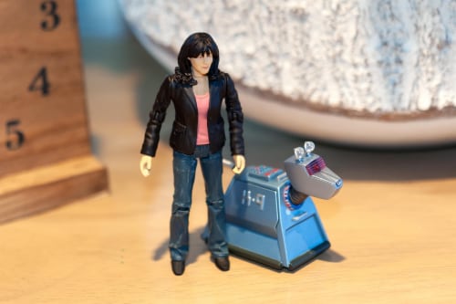 Doctor Who 5.5" Action Figure Set: Sarah Jane and K9 Perspective: right