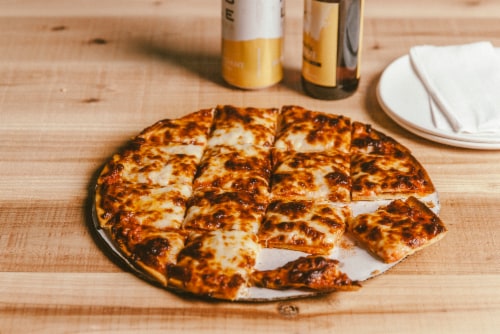 Heggies Pizza® Pepperoni Pizza Perspective: right