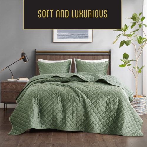 Modavari Quilt Full/Queen - Green Perspective: right