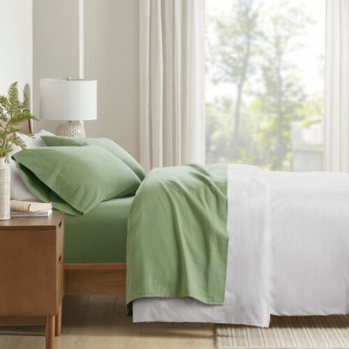 HD Designs Flannel Sheet Set - Solid Green Perspective: right
